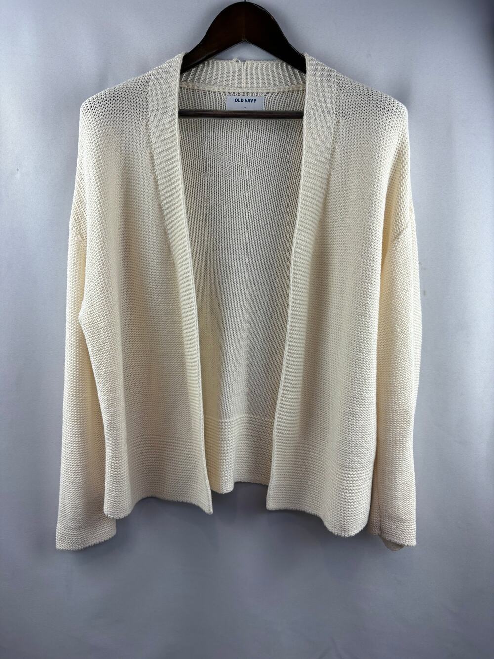 Women’s Old Navy Medium Cream Knit Cardigan